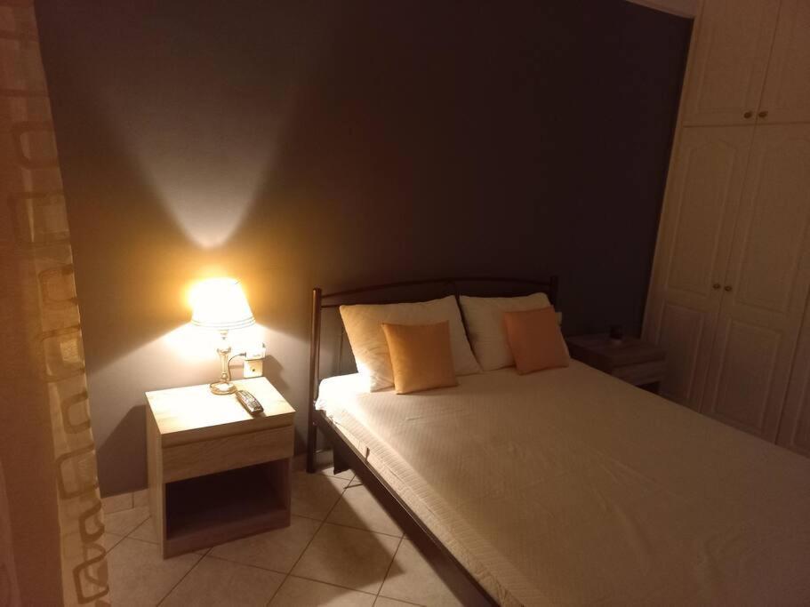 Stefkas Apartment1 パトラ エクステリア 写真